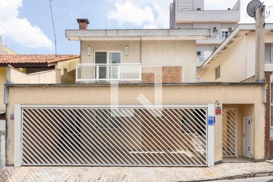 Fachada de casa à venda com 5 quartos, 250m² em Conceição, Diadema