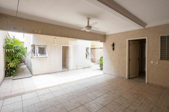 Área comum de casa à venda com 5 quartos, 250m² em Conceição, Diadema