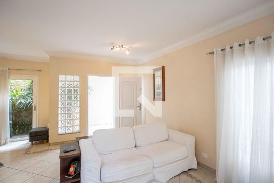Sala de TV de casa à venda com 5 quartos, 250m² em Conceição, Diadema