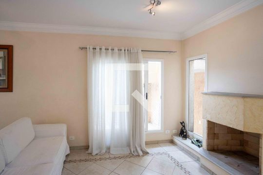 Sala de TV de casa à venda com 5 quartos, 250m² em Conceição, Diadema
