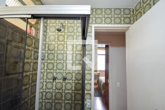 Banheiro Social de apartamento à venda com 4 quartos, 140m² em Tijuca, Rio de Janeiro