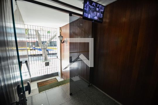 Hall de apartamento à venda com 4 quartos, 140m² em Tijuca, Rio de Janeiro
