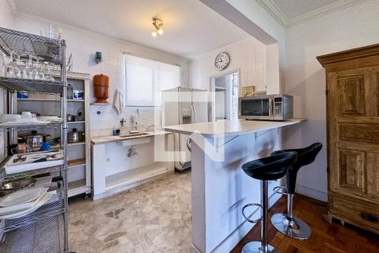 Cozinha de apartamento para alugar com 1 quarto, 100m² em Vila Nova Conceição, São Paulo