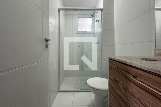 Banheiro Suíte de apartamento para alugar com 2 quartos, 57m² em Vila das Belezas, São Paulo