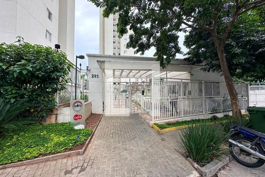 Fachada de apartamento para alugar com 2 quartos, 57m² em Vila das Belezas, São Paulo