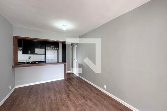 Sala de apartamento para alugar com 2 quartos, 57m² em Vila das Belezas, São Paulo