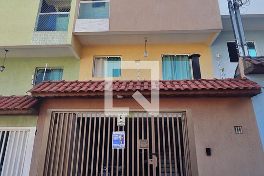 Fachada de casa à venda com 2 quartos, 95m² em Vila Alto de Santo André, Santo André