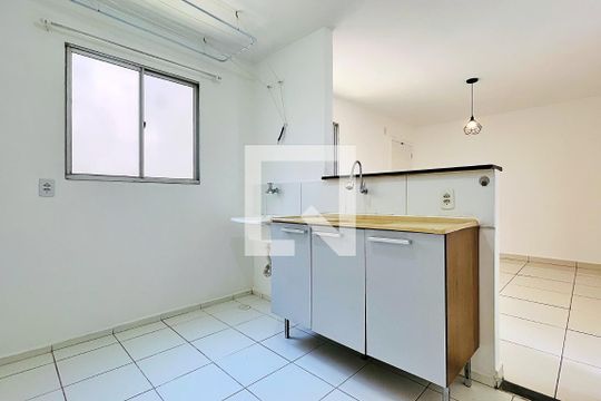 Cozinha e Área de Serviço de apartamento para alugar com 2 quartos, 39m² em Água Chata, Guarulhos