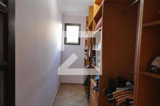Closet de casa à venda com 3 quartos, 240m² em Vila Paiva, São Paulo