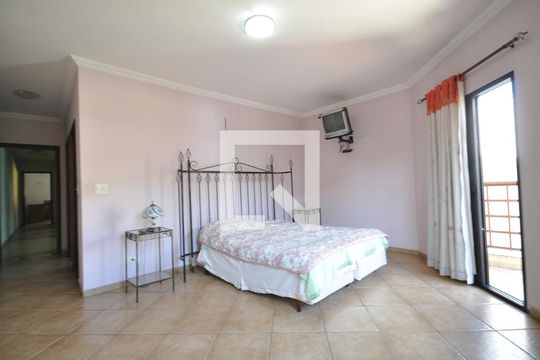 Quarto Suíte de casa à venda com 3 quartos, 240m² em Vila Paiva, São Paulo
