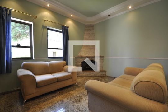 Sala de casa à venda com 3 quartos, 240m² em Vila Paiva, São Paulo