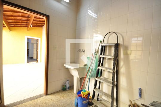 Área de Serviço de casa à venda com 3 quartos, 240m² em Vila Paiva, São Paulo
