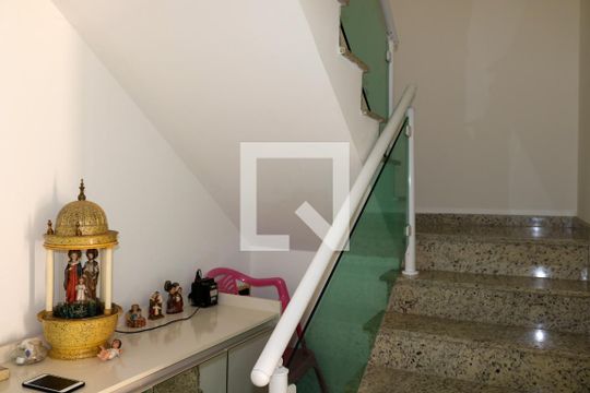 Escada para Quartos de casa à venda com 3 quartos, 248m² em Olímpico, São Caetano do Sul
