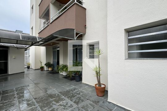 Área comum de apartamento para alugar com 2 quartos, 64m² em Jardim Barueri, Barueri