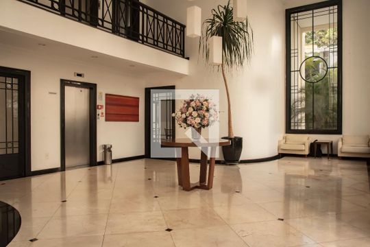 Hall social de apartamento à venda com 4 quartos, 116m² em Saúde, São Paulo