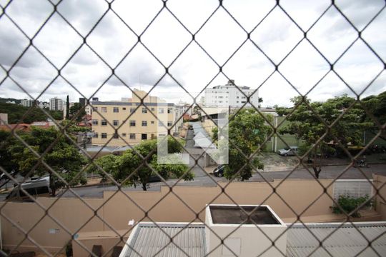 Vista da Suite de apartamento para alugar com 3 quartos, 78m² em Castelo, Belo Horizonte