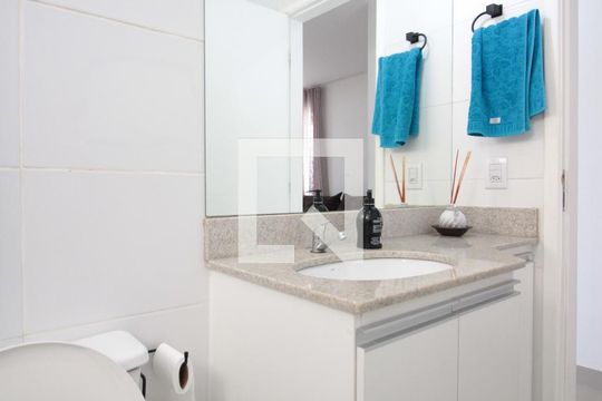 Banheiro Social de apartamento para alugar com 3 quartos, 78m² em Castelo, Belo Horizonte