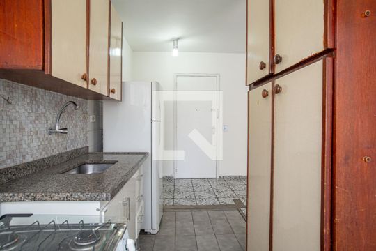 Cozinha de kitnet/studio para alugar com 1 quarto, 35m² em Bela Vista, São Paulo