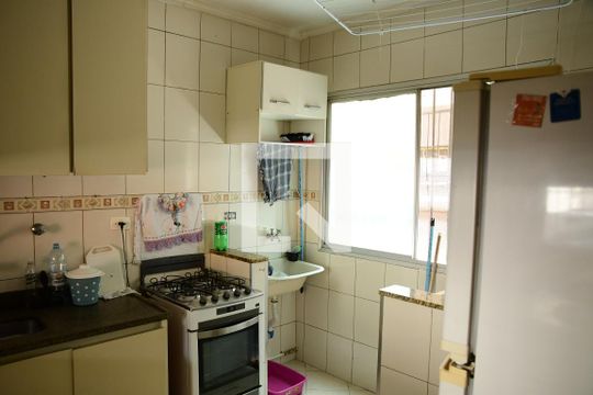 Cozinha de apartamento para alugar com 2 quartos, 72m² em Jardim da Gloria, Cotia