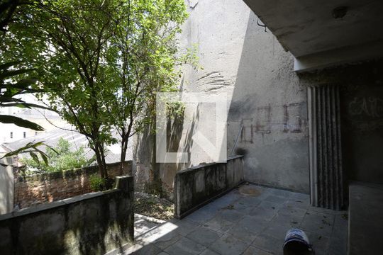Quintal de casa à venda com 3 quartos, 300m² em Ipiranga, São Paulo