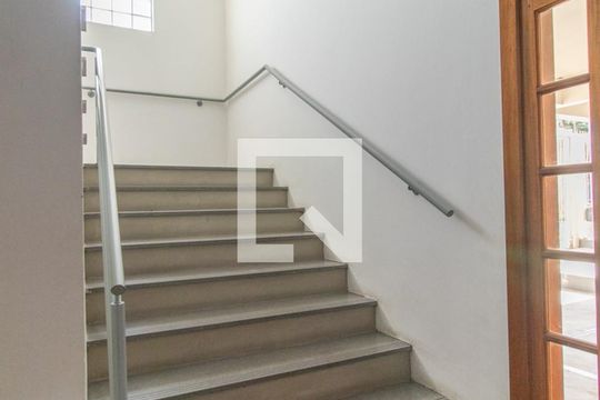 Escada - Área comum de apartamento à venda com 3 quartos, 160m² em Santa Tereza, Porto Alegre