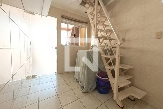 Lavanderia de casa à venda com 3 quartos, 200m² em Vila Palmeiras, São Paulo