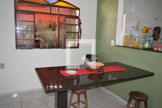 Sala de Jantar de casa à venda com 3 quartos, 300m² em Centro, Contagem