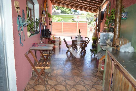Varanda da Sala de casa à venda com 3 quartos, 300m² em Centro, Contagem