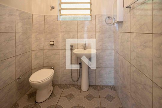 Banheiro de casa à venda com 3 quartos, 193m² em Centro, Diadema