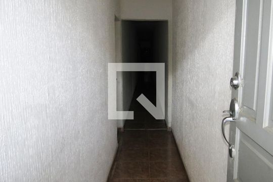 Corredor Entrada Principal de casa para alugar com 1 quarto, 26m² em Vila Anastácio, São Paulo