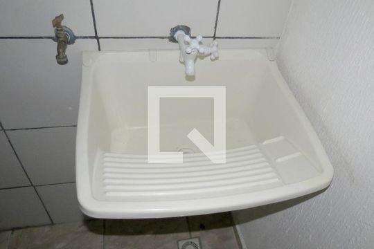 Lavanderia - Tanque de casa para alugar com 1 quarto, 26m² em Vila Anastácio, São Paulo