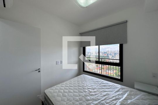 Quarto de apartamento para alugar com 1 quarto, 34m² em Santo Amaro, São Paulo