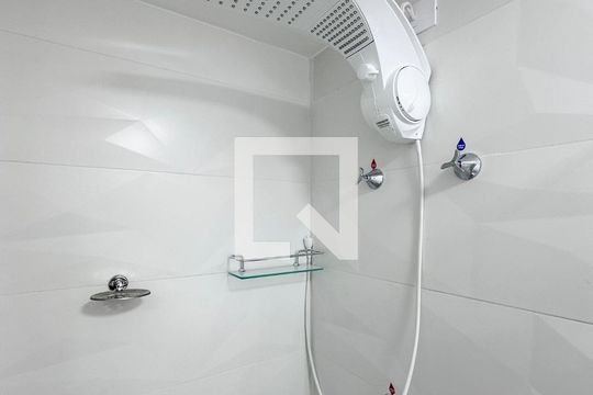 Banheiro de apartamento para alugar com 1 quarto, 34m² em Santo Amaro, São Paulo