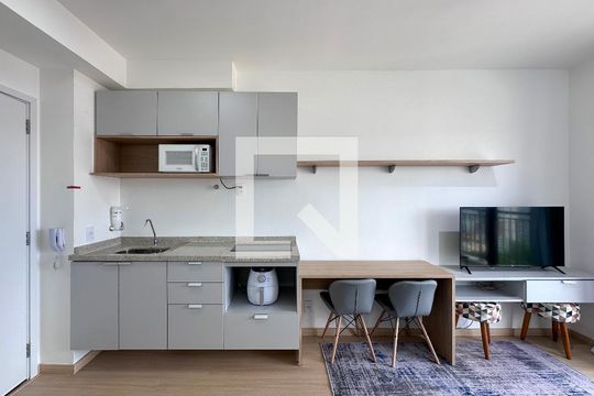 Cozinha de apartamento para alugar com 1 quarto, 34m² em Santo Amaro, São Paulo