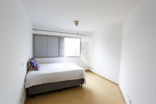 suíte 1 de apartamento para alugar com 3 quartos, 200m² em Vila Suzana, São Paulo
