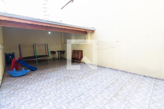 Quintal de casa para alugar com 3 quartos, 250m² em Jardim São Paulo, São Paulo