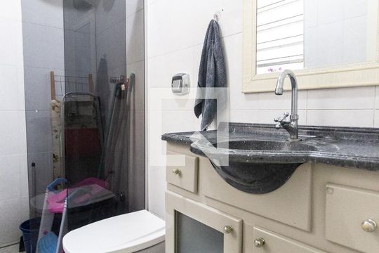 Banheiro de casa para alugar com 3 quartos, 250m² em Jardim São Paulo, São Paulo