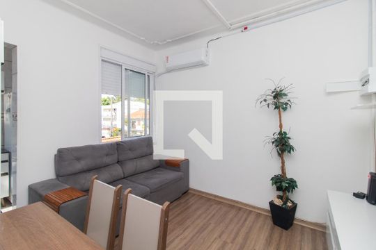 Sala de apartamento à venda com 1 quarto, 30m² em Santo Antônio, Porto Alegre