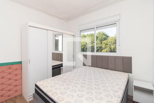 Quarto de apartamento à venda com 1 quarto, 30m² em Santo Antônio, Porto Alegre