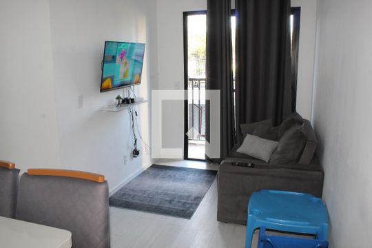Apartamento para alugar com 2 quartos, 48m² em Jardim Pioneira, Cotia