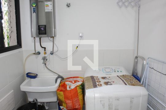 Cozinha e Área de Serviço de apartamento para alugar com 2 quartos, 48m² em Jardim Pioneira, Cotia