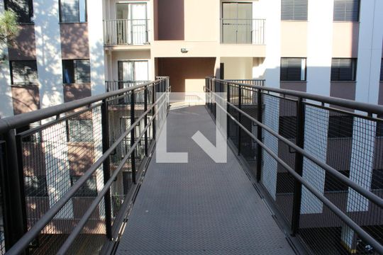 Condomínio de apartamento para alugar com 2 quartos, 48m² em Jardim Pioneira, Cotia