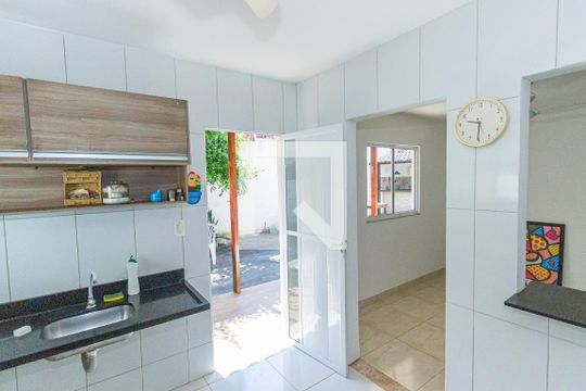 Cozinha de casa para alugar com 2 quartos, 55m² em Irajá, Rio de Janeiro