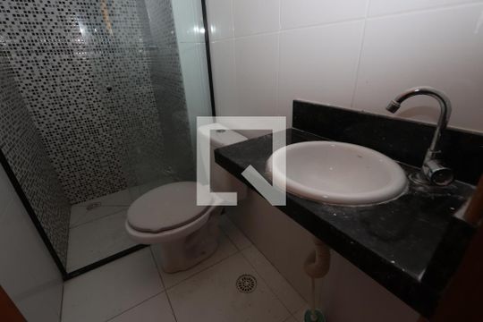 Banheiro de apartamento à venda com 2 quartos, 40m² em Vila Antonieta, São Paulo