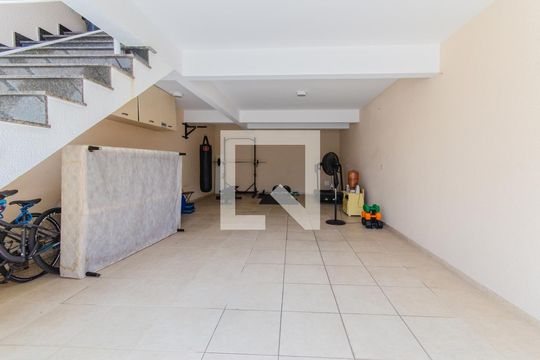 Garagem de casa à venda com 3 quartos, 198m² em Jardim da Gloria, São Paulo