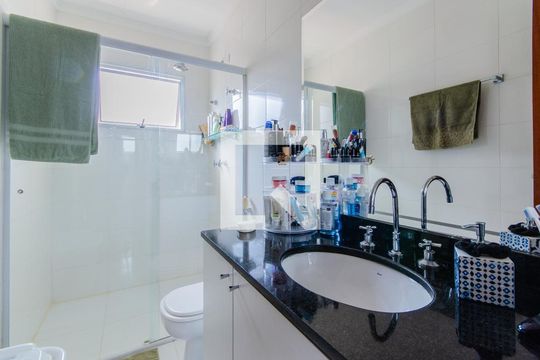 Banheiro da Suíte 1 de casa à venda com 3 quartos, 198m² em Jardim da Gloria, São Paulo