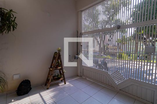 Garagem de casa à venda com 3 quartos, 80m² em Vila Guilhermina, São Paulo
