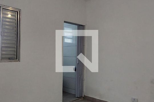 Quarto de casa para alugar com 1 quarto, 25m² em Jardim Santa Cruz (campo Grande), São Paulo