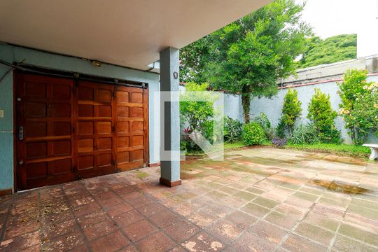 Garagem de casa para alugar com 4 quartos, 550m² em Itaim Bibi, São Paulo