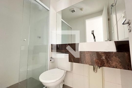 Banheiro  de apartamento para alugar com 2 quartos, 50m² em Vila Mascote, São Paulo